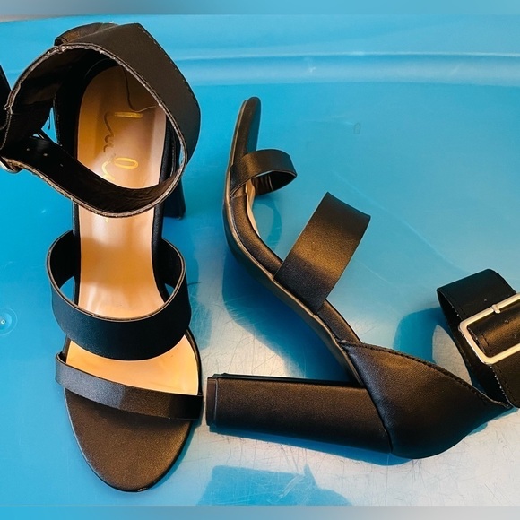 LULU’S Black Ankle Strap Open Toe Sandal Heels Size 7 - Picture 2 of 9